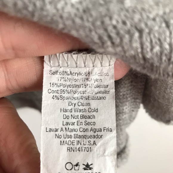 Stunning top with velvet sleeves - Picture 5 of 5